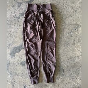 Lululemon Espresso Dance Studio Mid-Rise Jogger Full Length Size 0